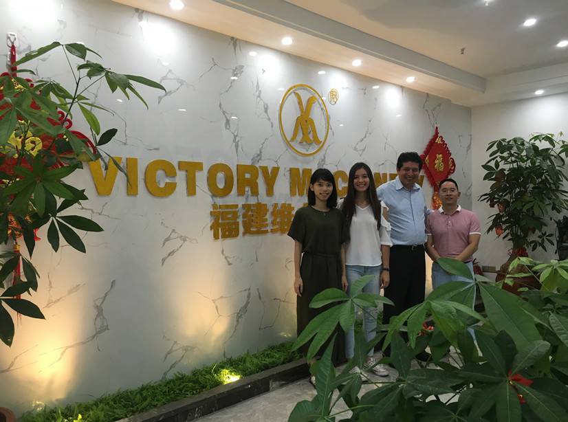 Đối tác Ai Cập tốt bụng đến thăm Victory Machinery